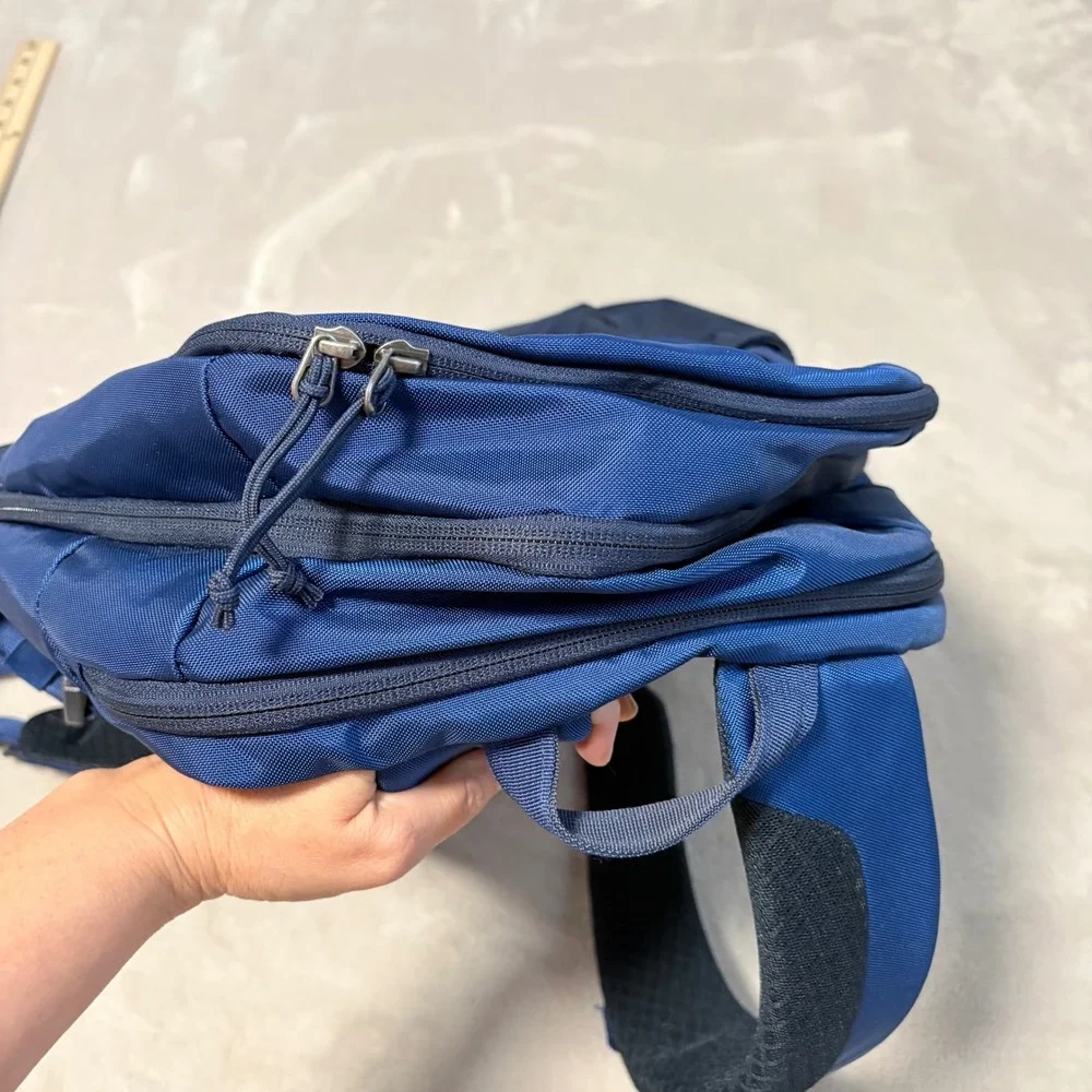 Patagonia Outdoors Chacabuco 30L Backpack Unisex Blue size 30L Bungee Cord